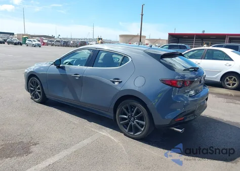 2020 Mazda Mazda3 Premium Package из США, поврежденный, VIN JM1BPANM8L1168134